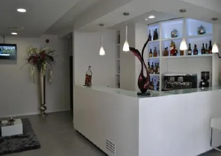 Hotel Made
