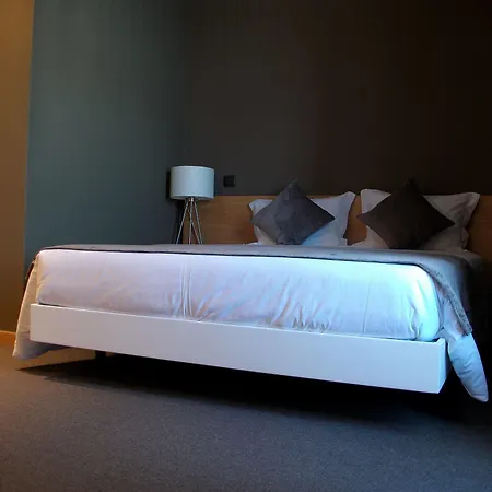 Hotel Made 3*