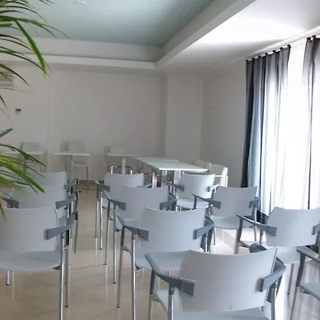 Hotel Made 3*